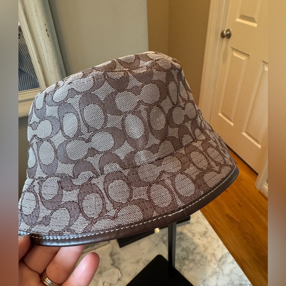 Coach - Bucket Rain Hat - EXCELLENT CONDITION - no signs of use. Brown - Picture 2 of 5